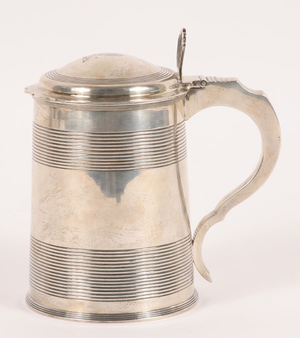 Appraisal: Georgian sterling tankard with engraved coat of arms on lid