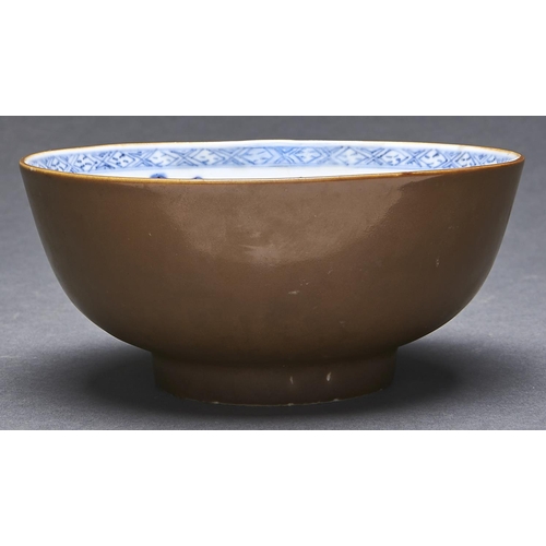 Appraisal: Nanking Cargo A Chinese blue and white bowl c painted