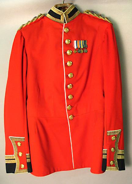 Appraisal: An Edward VII officers dress uniform tunic and miniature medal