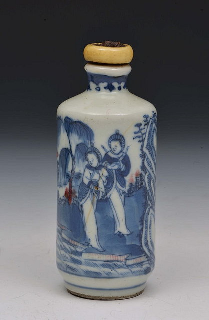 Appraisal: A CHINESE PORCELAIN SNUFF BOTTLE of cylindrical form decorated three