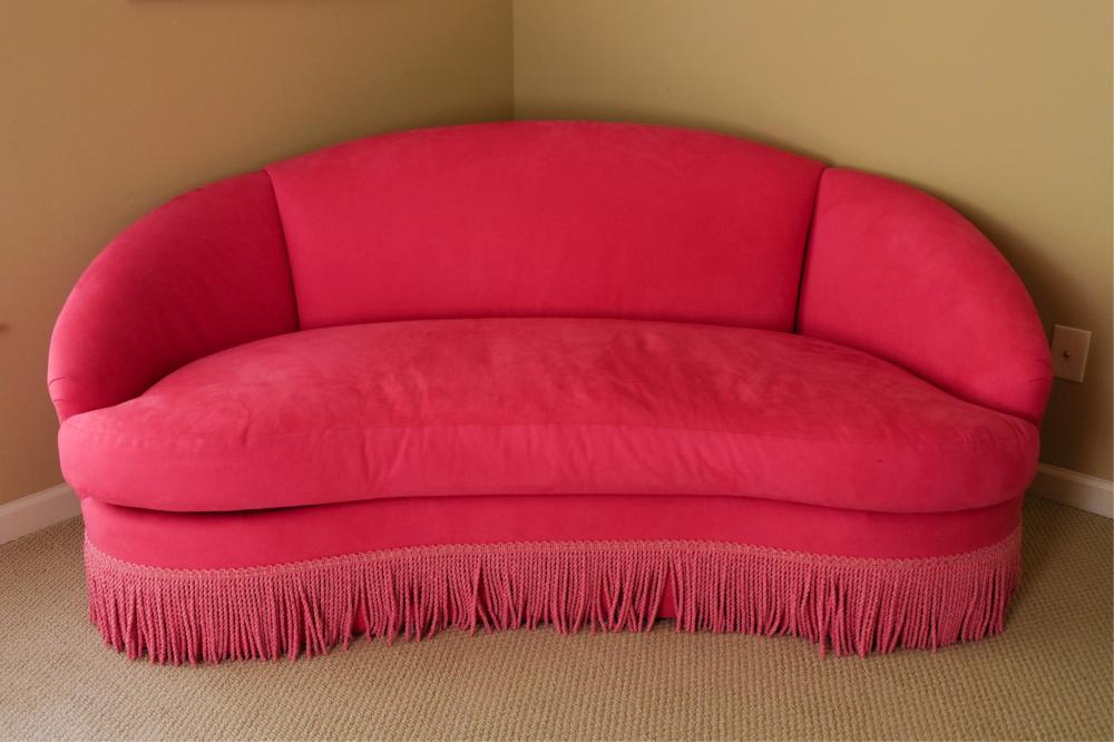 Appraisal: CONTEMPORARY HOT PINK KIDNEY SHAPED SOFAContemporary kidney shaped sofa in