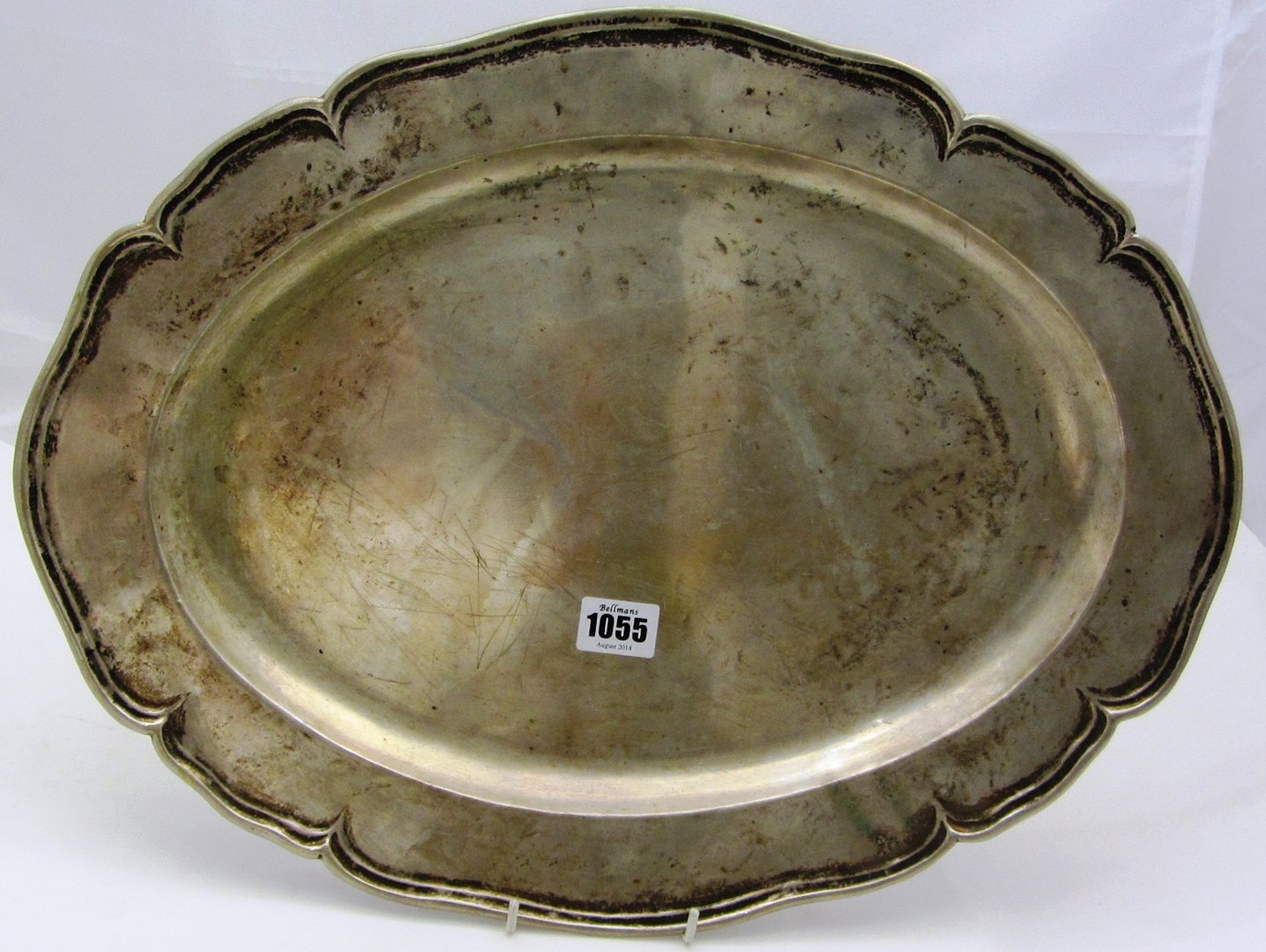 Appraisal: An Italian shaped oval meat serving dish decorated with a