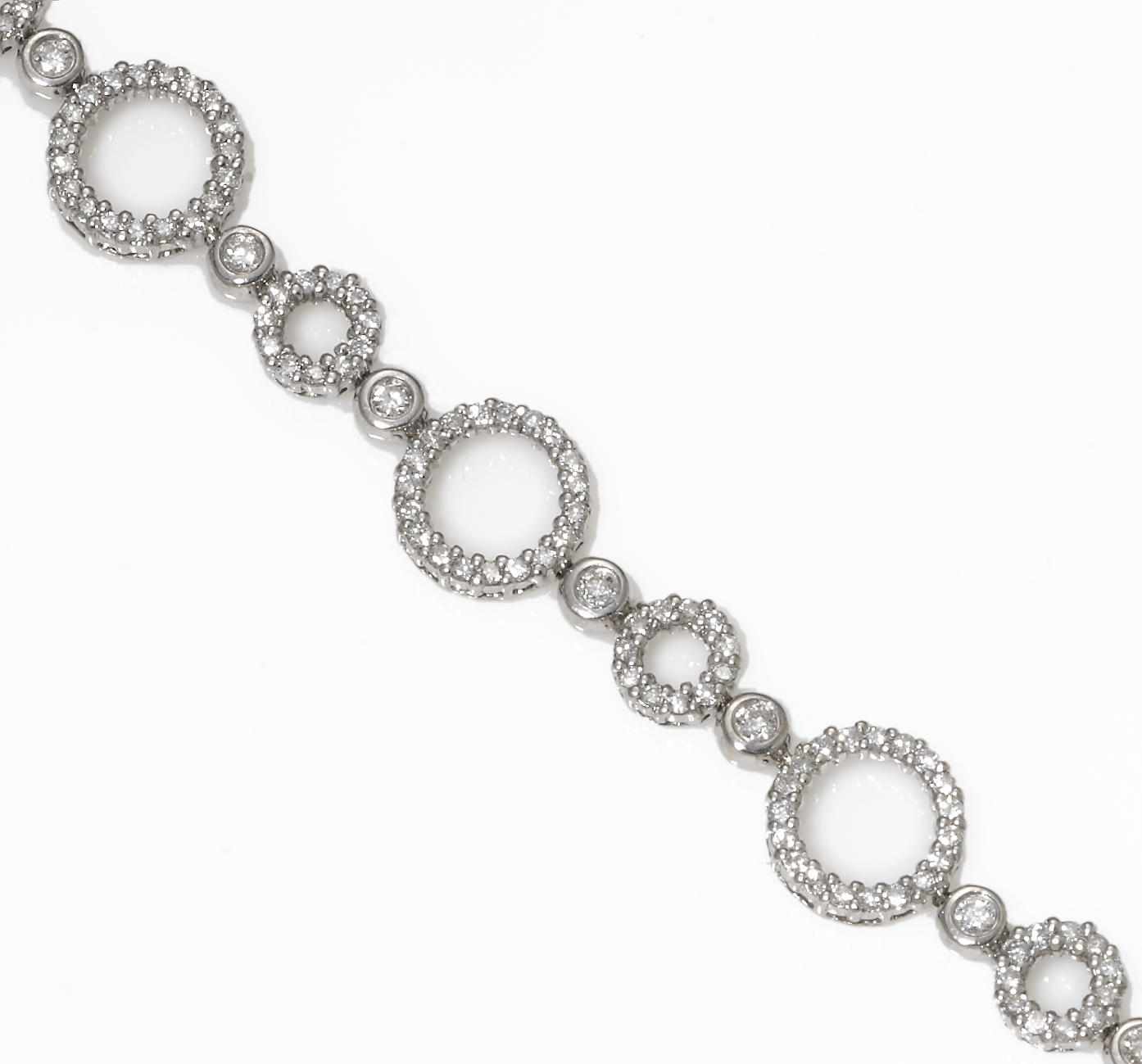 Appraisal: A diamond circle link bracelet estimated total diamond weight carats