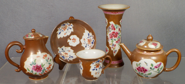 Appraisal: Chinese export porcelain Batavia ware pcs to include a beaker