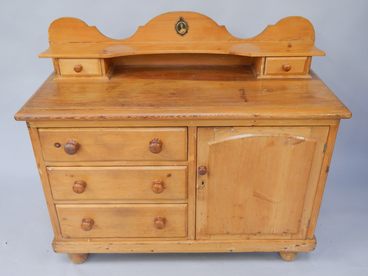 Appraisal: A Lincolnshire pine dresser the raised back with two drawers