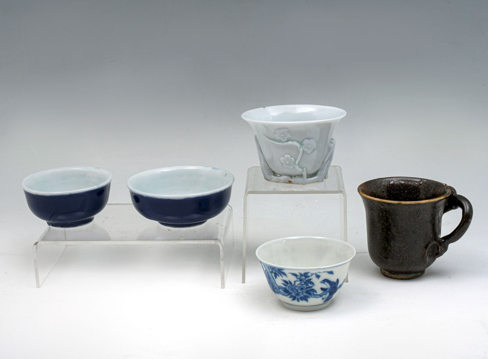 Appraisal: PC CHINESE PORCELAIN LOW BOWLS CUPS Comprising - Faint blue