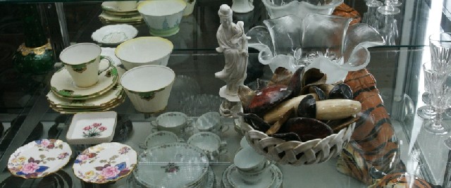 Appraisal: A collection of glass crystal and ceramic items