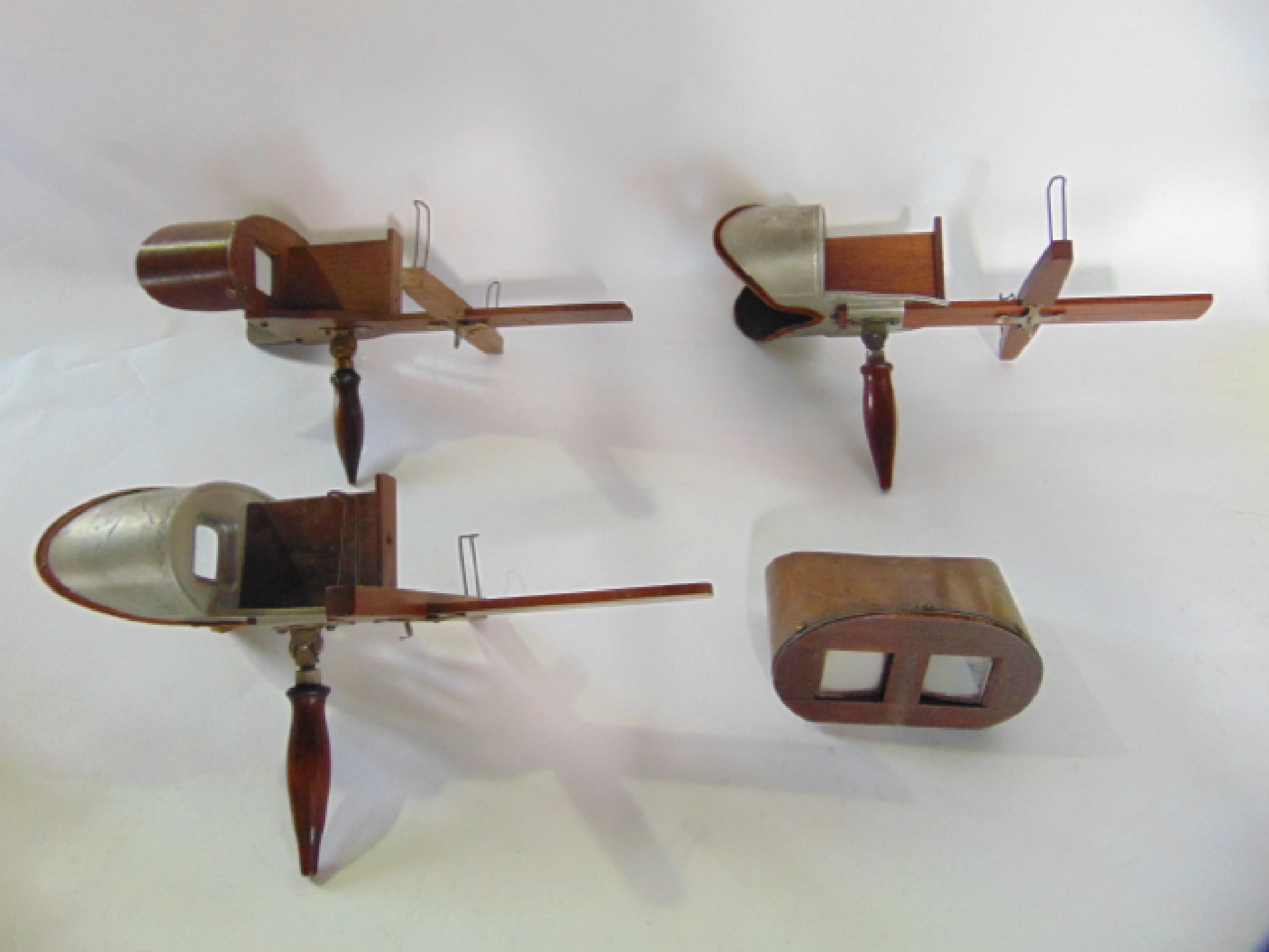 Appraisal: A near pair of early th century stereoscopic viewers each