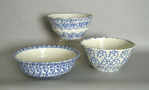 Appraisal: Three blue sponge bowls largest dia