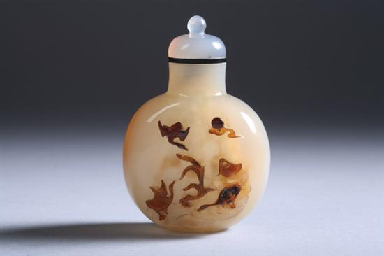 Appraisal: CHINESE AGATE SNUFF BOTTLE - in high