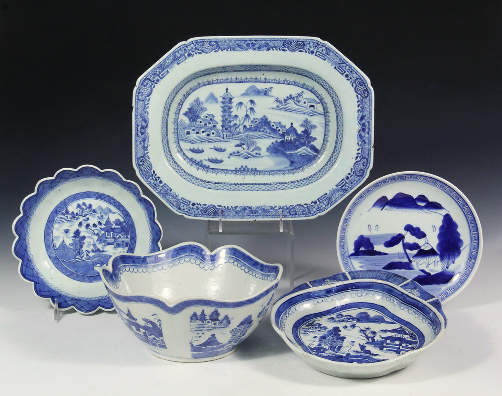 Appraisal: CHINESE PORCELAIN SERVING PIECES - All th c with blue