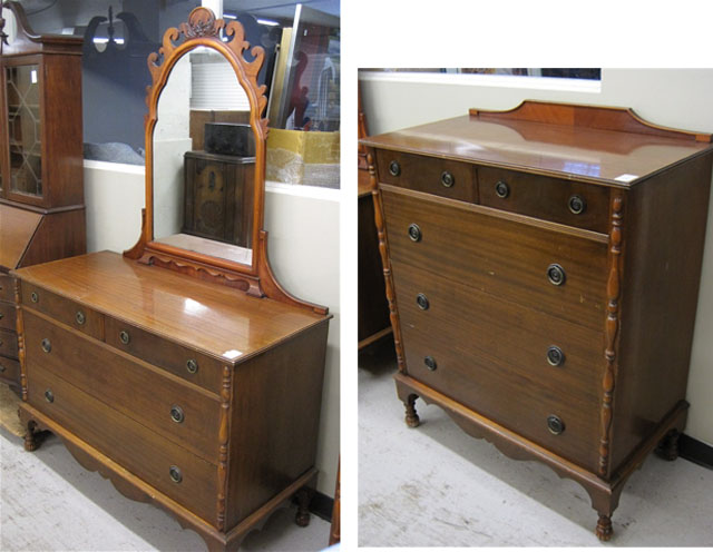 Appraisal: THREE-PIECE FEDERAL STYLE MAHOGANY BEDROOM SET American mid- th century