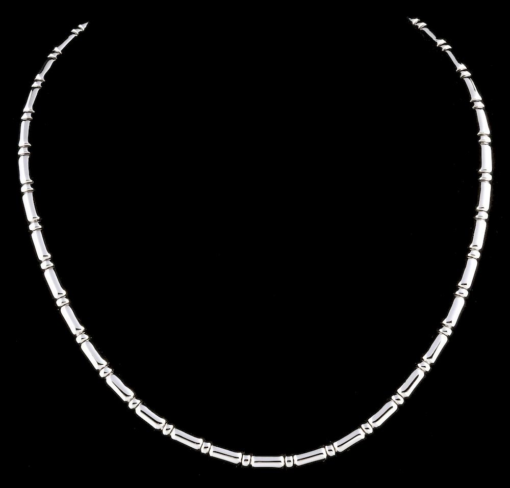 Appraisal: AN K WHITE GOLD ITALIAN CHAIN NECKLACE Flat back alternating