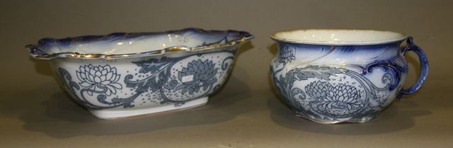 Appraisal: A Doulton Burslem 'Boyen' pattern wash basin and a chamber