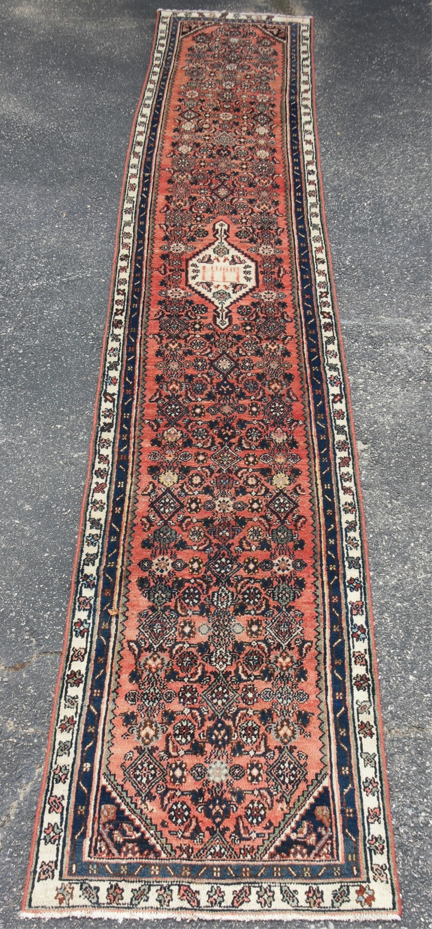 Appraisal: ORIENTAL RUG ' X ' LILIHAN Oriental Rug ' X