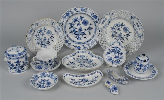 Appraisal: ASSEMBLAGE OF MEISSEN BLUE ONION TABLE WARES including Bowls diameter