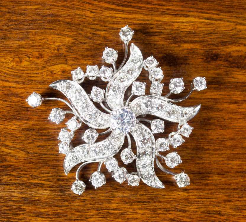 Appraisal: ESTATE DIAMOND AND WHITE GOLD PENDANT BROOCH k white gold