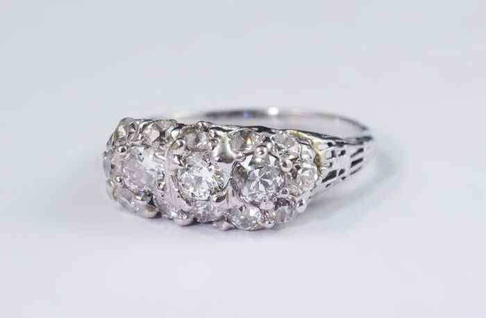 Appraisal: K CTW DIAMOND RING K white gold ring contains fifteen