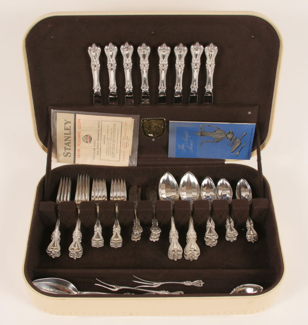 Appraisal: Towle 'Old Colonial' sterling flatware set with serving pieces pieces