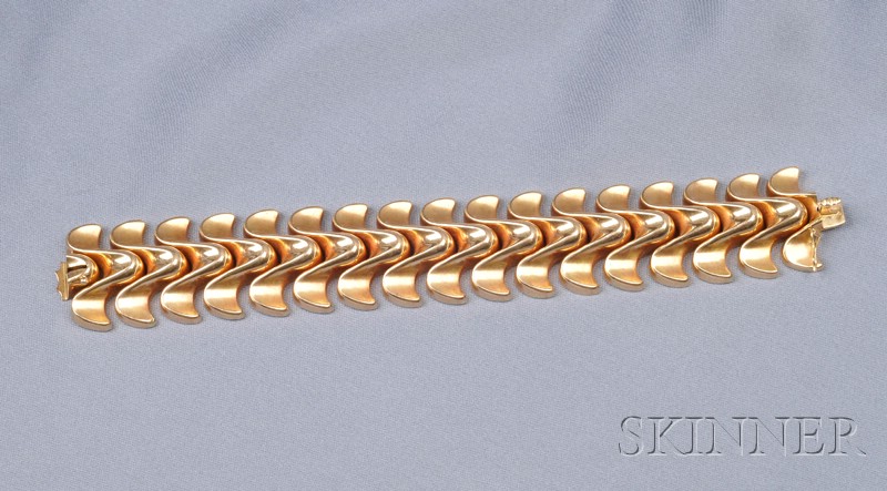 Appraisal: kt Rose Gold Bracelet composed of arched curving links dwt