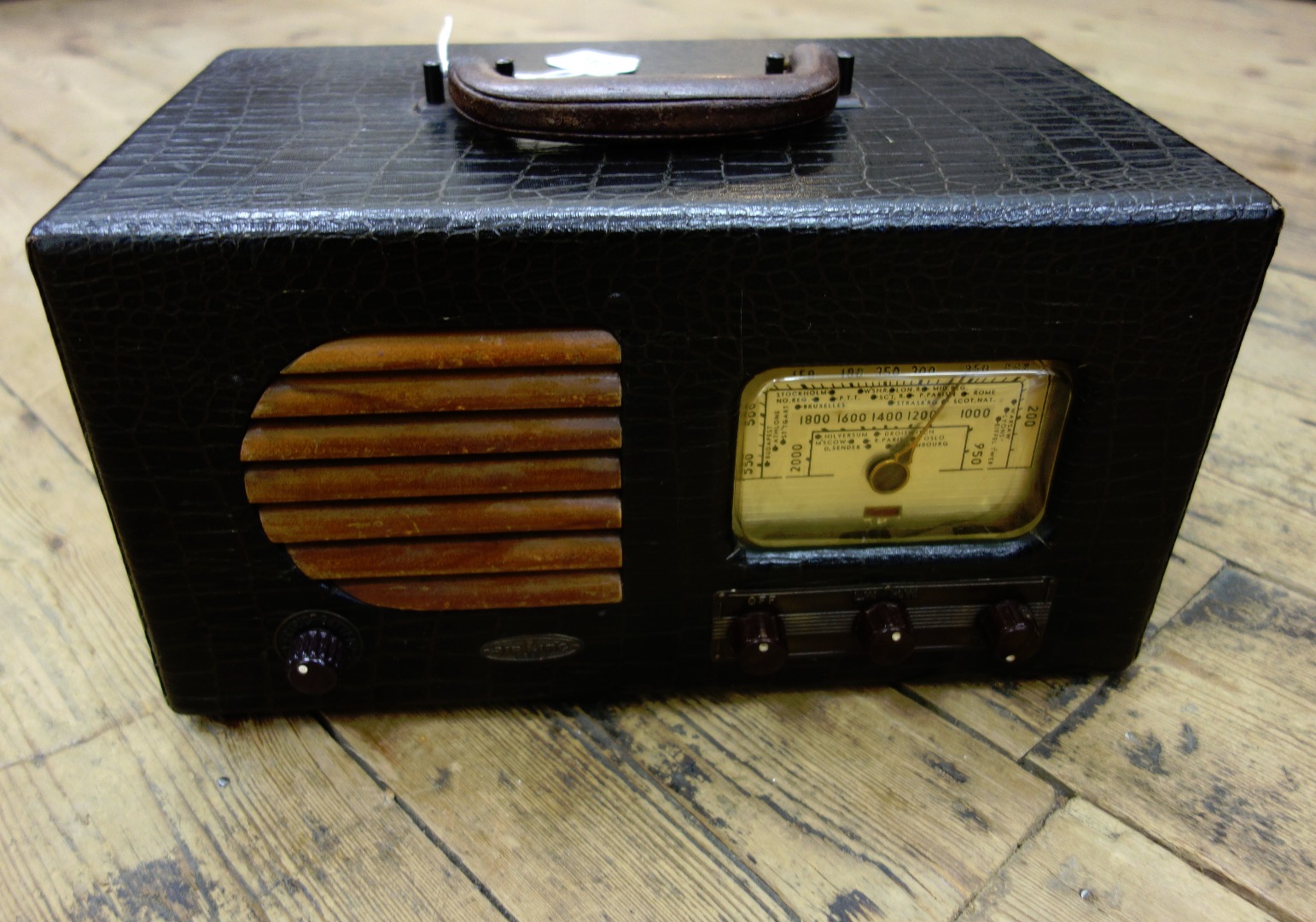 Appraisal: An Air King valve portable radio in faux crocodile case