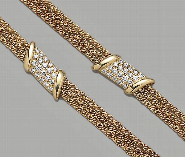 Appraisal: A diamond and eighteen karat gold necklace estimated total diamond