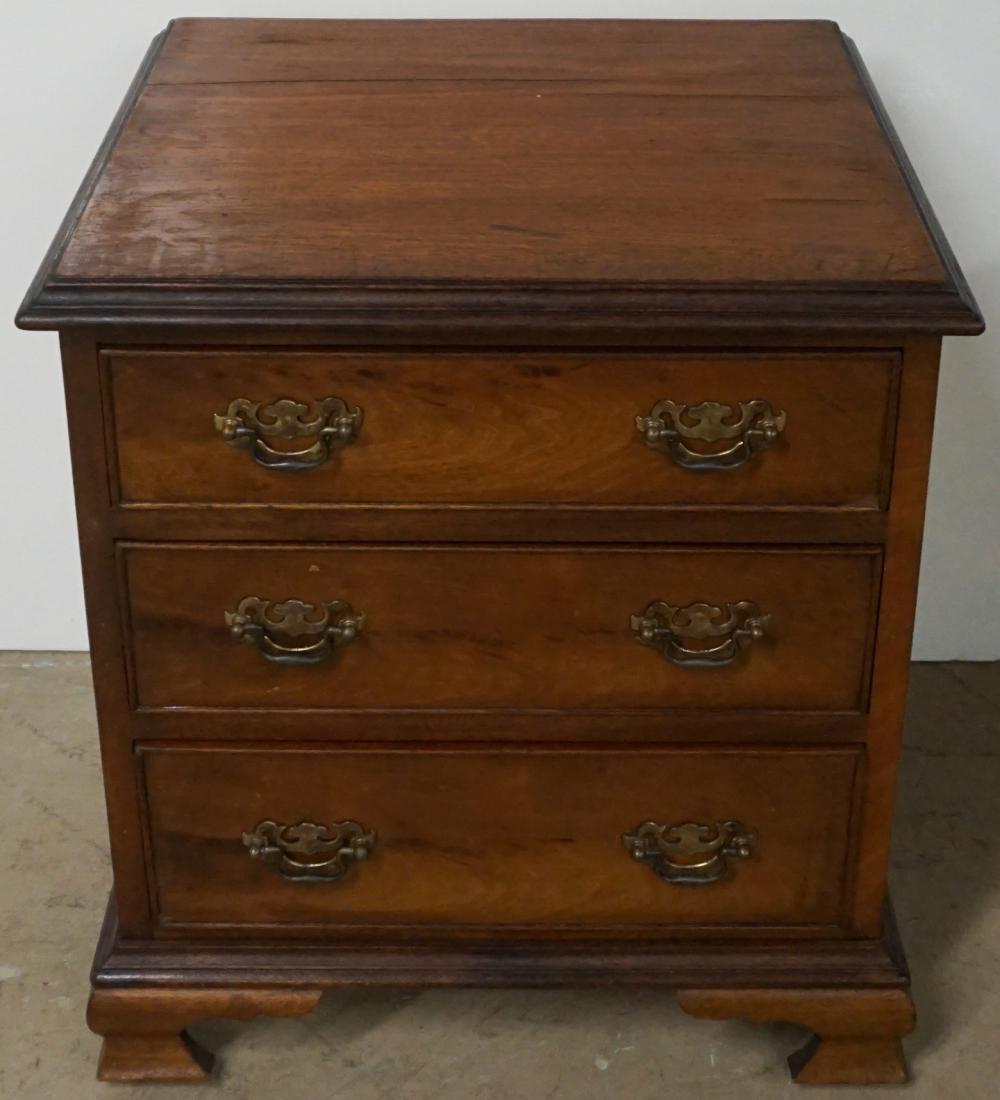 Appraisal: Chippendale Style Mahogany Side Chest x x in x x