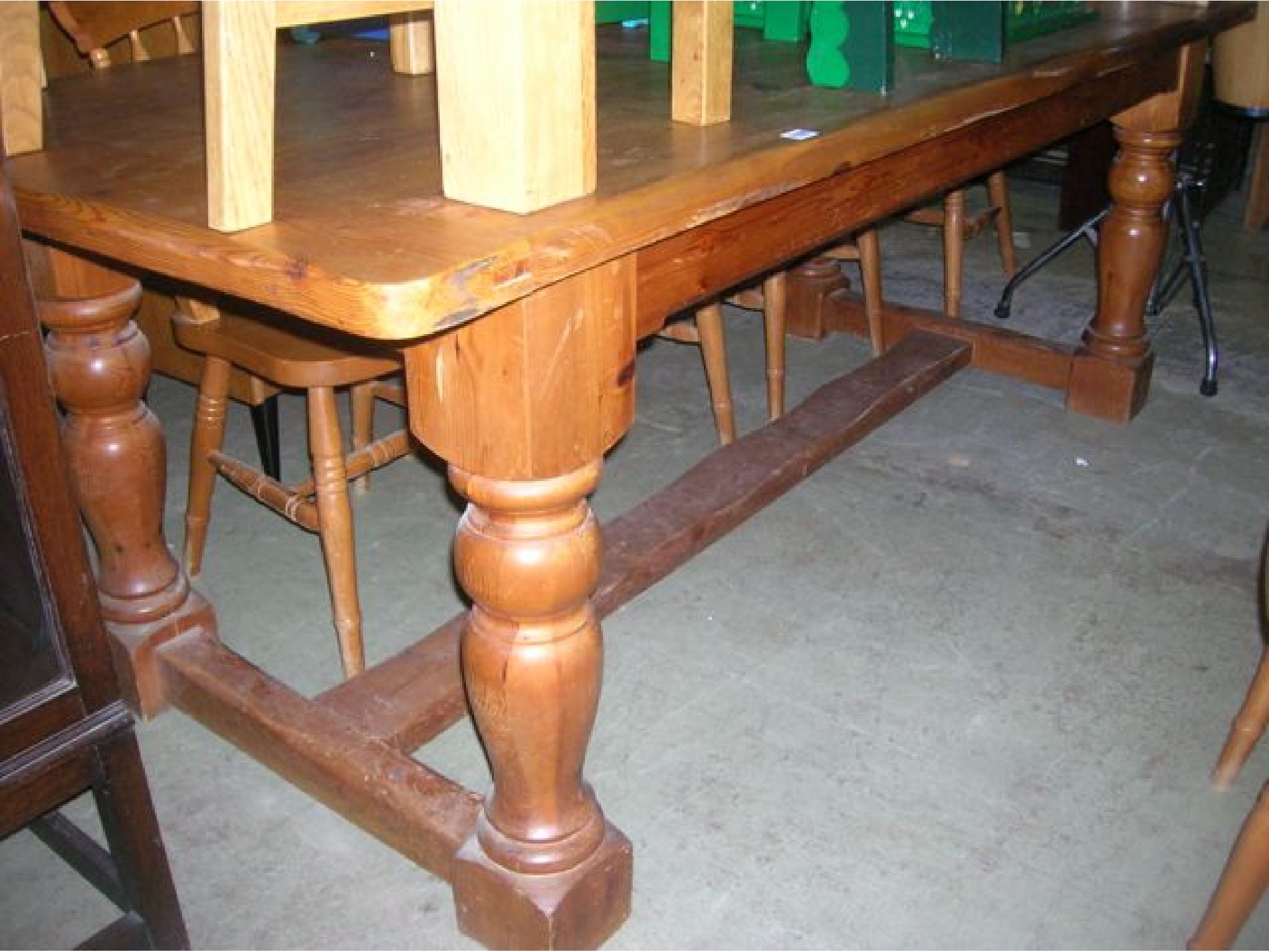 Appraisal: A good quality stripped pine refectory table of rectangular form