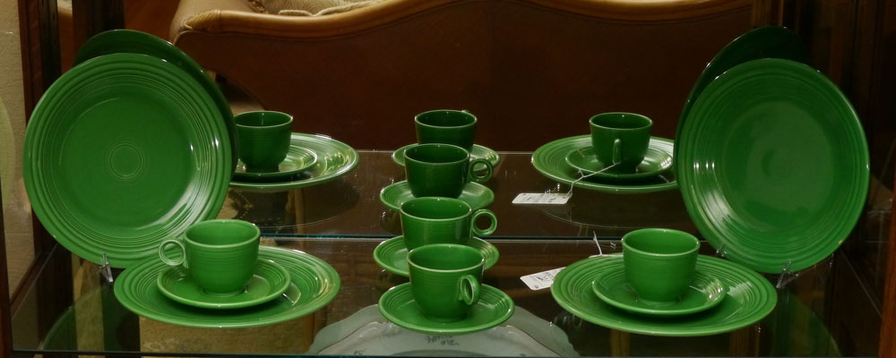 Appraisal: MEDIUM GREEN FIESTA DINNERWARE piece group to include dinner plates