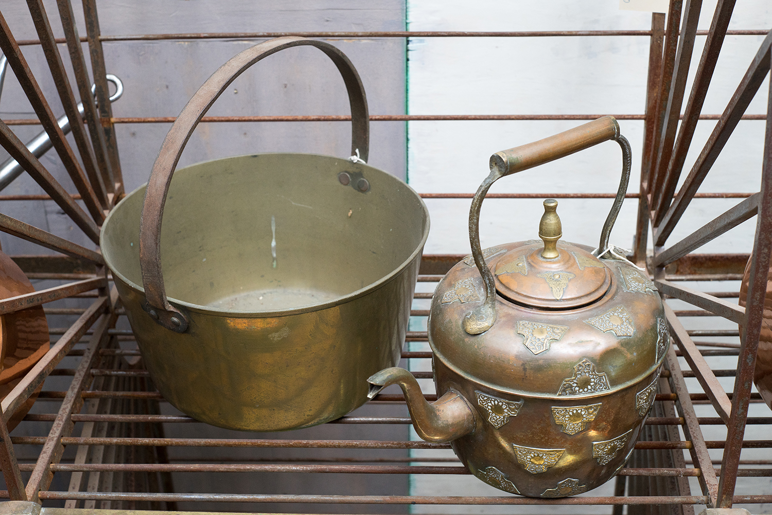 Appraisal: A th CENTURY COPPER KETTLE AND SOLID BRASS JAM PAN