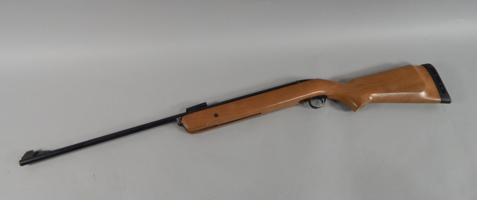 Appraisal: A BSA Mercury air rifle with beech stock cm long