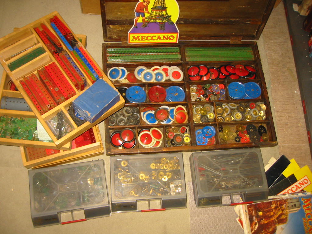 Appraisal: A large quantity of Meccano parts playworn mainly red and