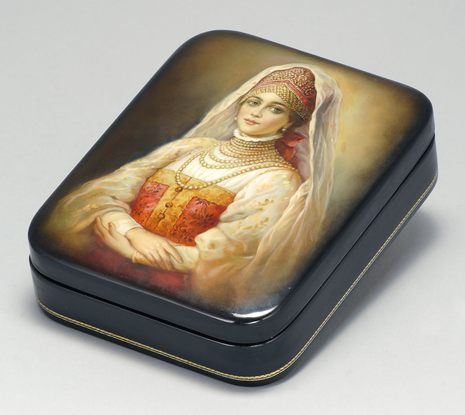 Appraisal: RUSSIAN FEDOSKINO LACQUER BOX With portrait of Duchess Yusupova by