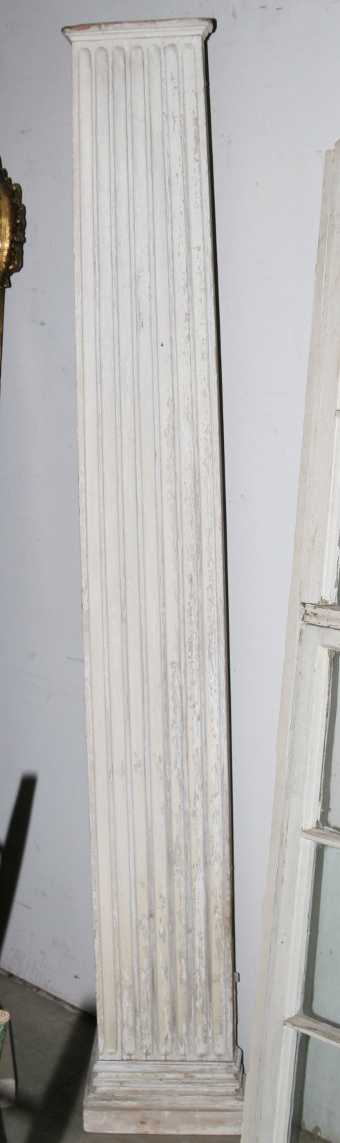 Appraisal: AMERICAN NEOCLASSICAL ARCHITECTURAL PAINTED FLUTED CORNER COLUMN Height inches