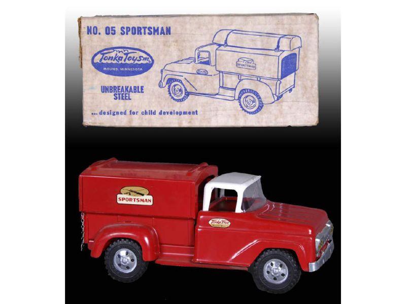 Appraisal: Pressed Steel Tonka Sportsman Toy Truck with O Description ''