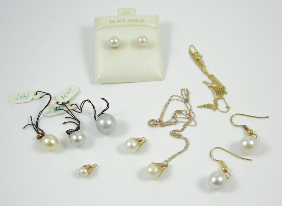 Appraisal: TEN ARTICLES OF PEARL JEWELRY including two white pearl and