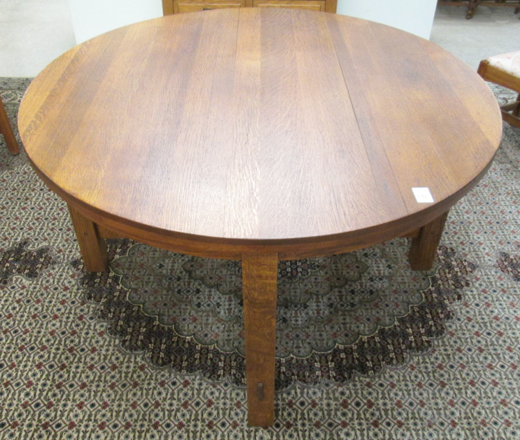 Appraisal: ROUND CRAFTSMAN OAK DINING TABLE American Arts Crafts Movement early