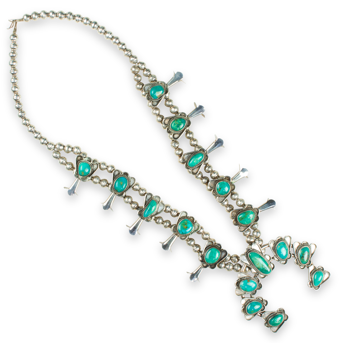 Appraisal: A TURQUOISE AND SILVER NECKLACE A turquoise and silver necklace