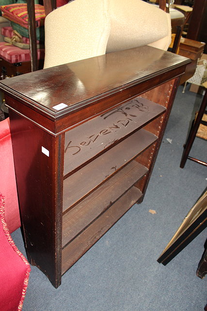 Appraisal: A LATE TH EARLY TH CENTURY MAHOGANY OPEN BOOKSHELF with