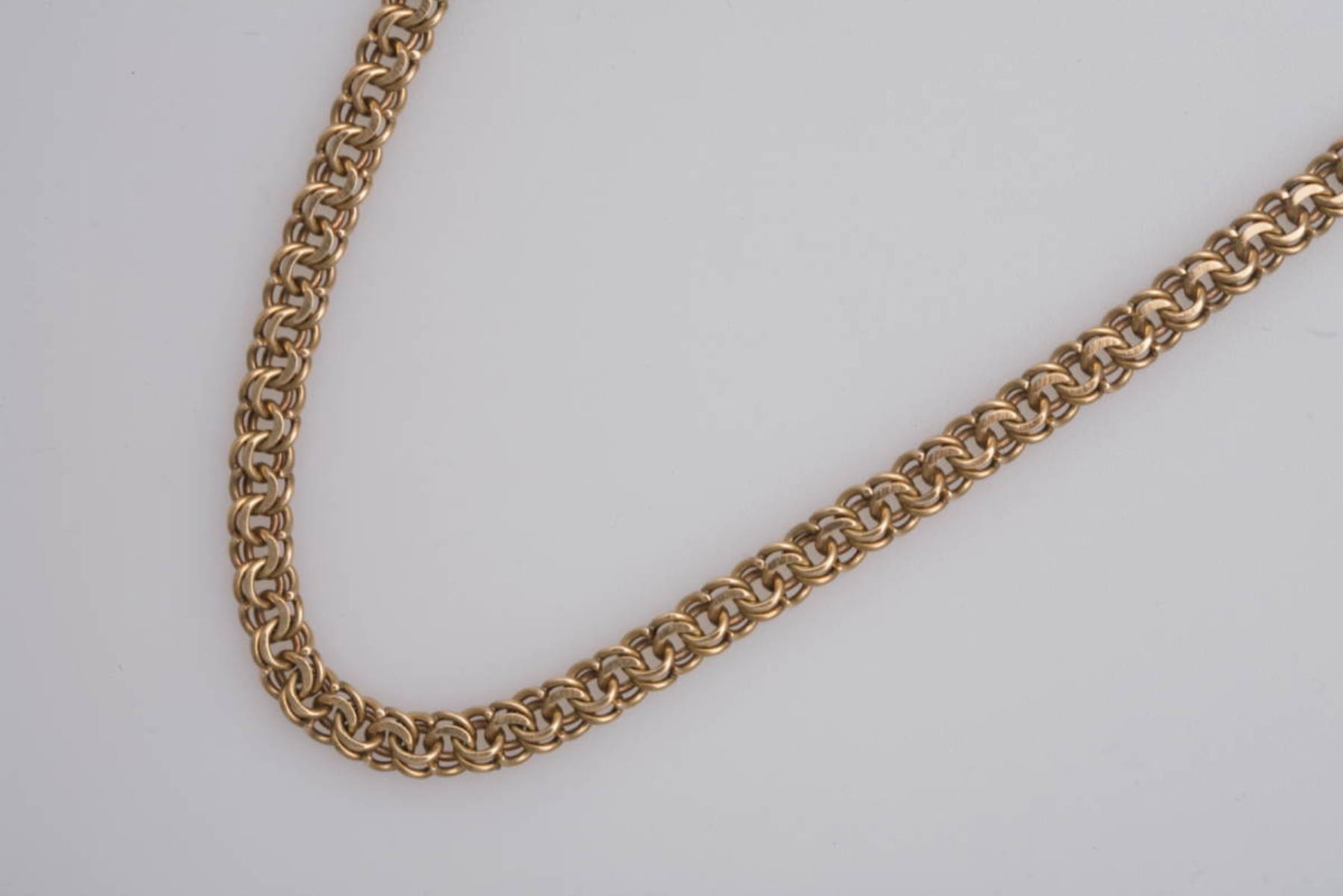 Appraisal: GOLD FLAT LINK CHAIN Length