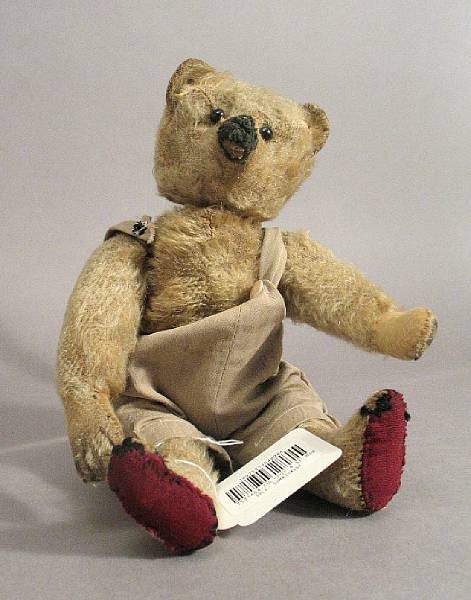 Appraisal: Early Steiff Bear A very good German bear with shoe