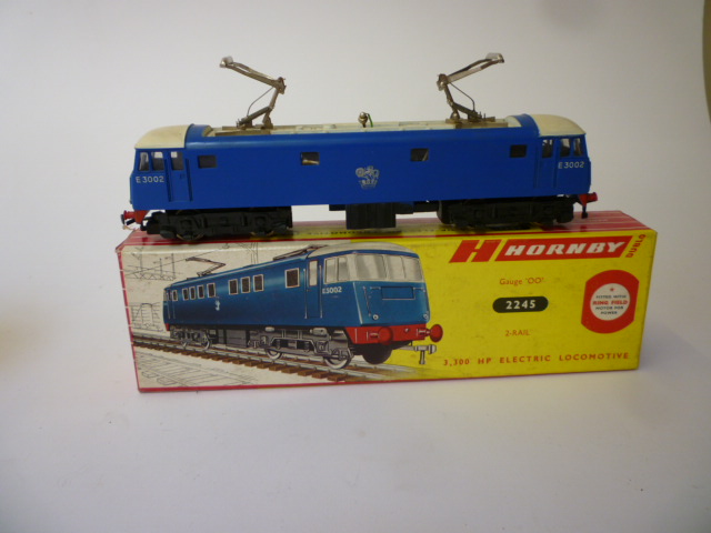 Appraisal: Hornby Dublo E electric locomotive finished in blue and white