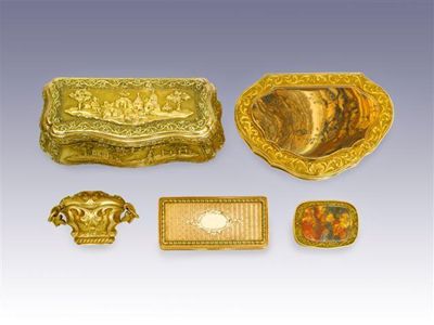 Appraisal: A th century French two colour gold tinder vesta box