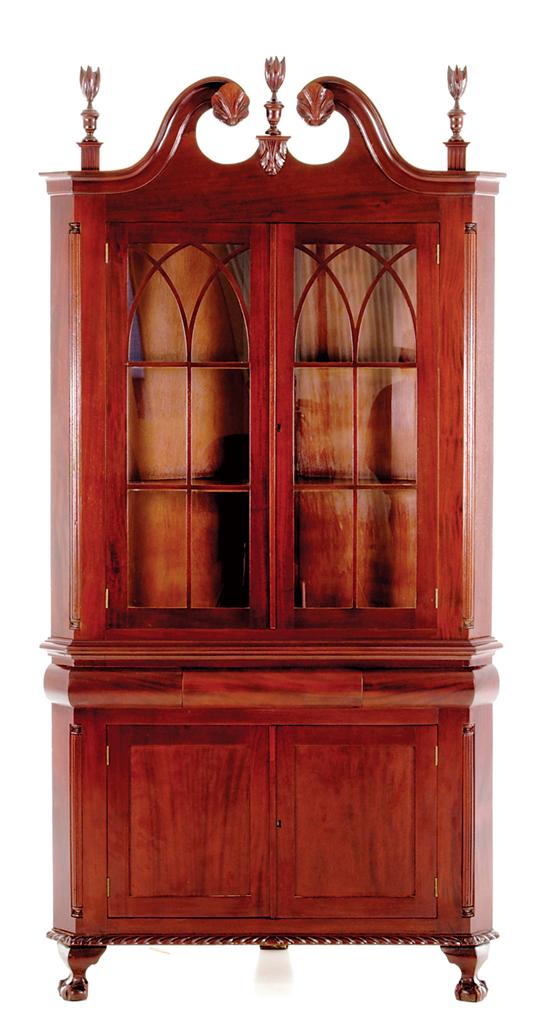 Appraisal: Chippendale style mahogany corner cupboard in two sections the top