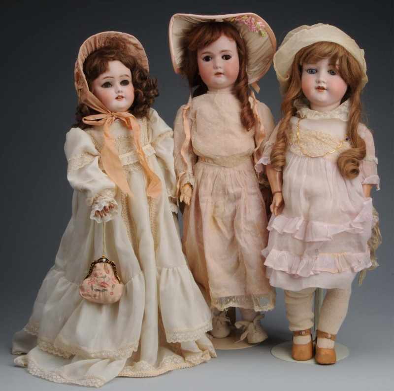 Appraisal: Lot of German Bisque Child Dolls Description Special set glass