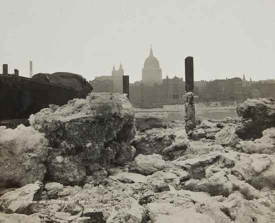 Appraisal: London Stereoscopic and Photographic Company St Paul's from the River