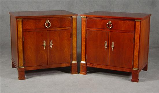 Appraisal: Pair of Baker Bedside Commodes Late th Century One drawer