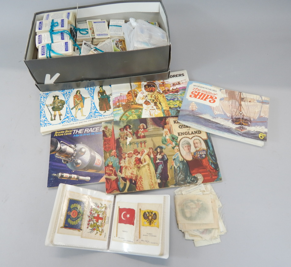 Appraisal: A quantity of cigarette cards tea cards and various silks