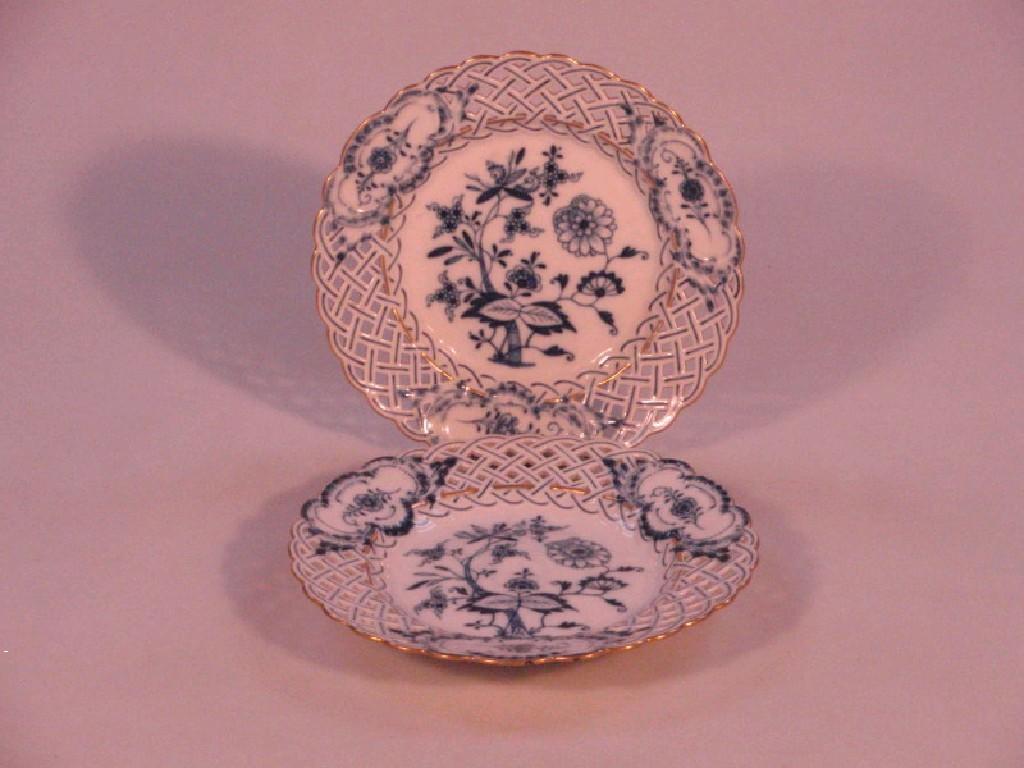 Appraisal: A pair of Meissen dessert plates painted in underglaze blue