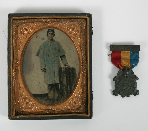 Appraisal: Civil War Union soldier tintype with veteran's medal young infantryman